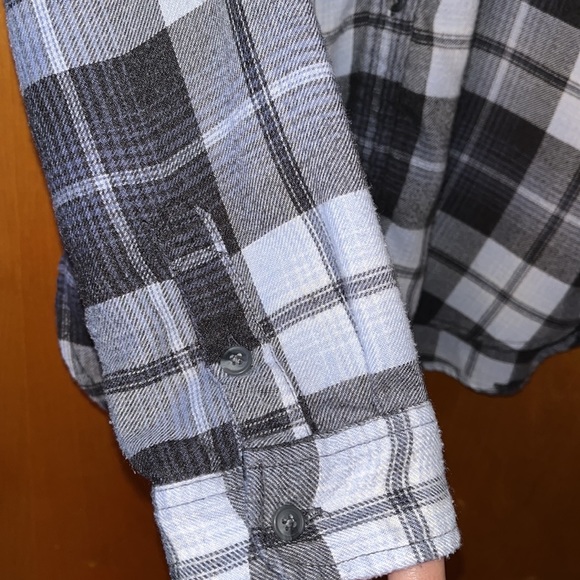 American Eagle 🦅 Amazingly Soft boyfriend fit plaid shirt size medium - Picture 6 of 11